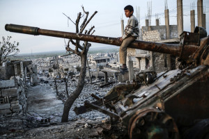 syria boy on tank