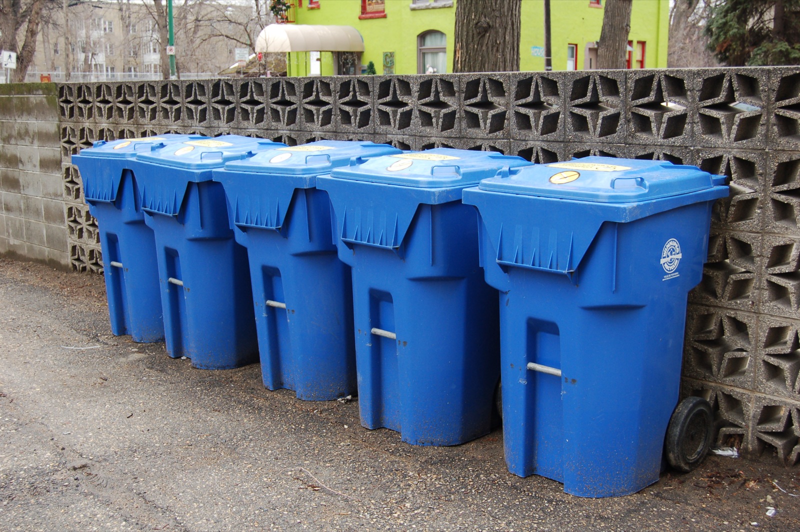 Recycling bins Red Green Blue. Мусорка своими руками